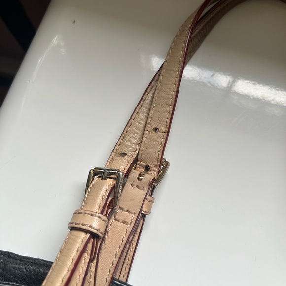 Michael Kors Jet Set Black Leather Tote - Picture 4 of 10